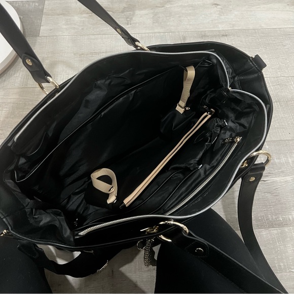 BEIS, The Diaper Bag in Black, like NEW, missing stroller straps. - Picture 6 of 6